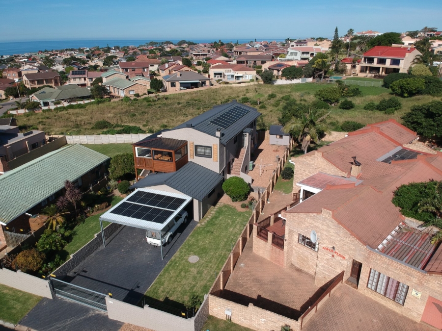 4 Bedroom Property for Sale in Wavecrest Eastern Cape